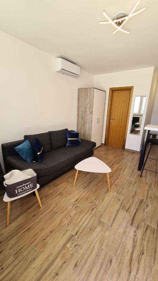Studio Apartman Kiara Бол Екстериор снимка