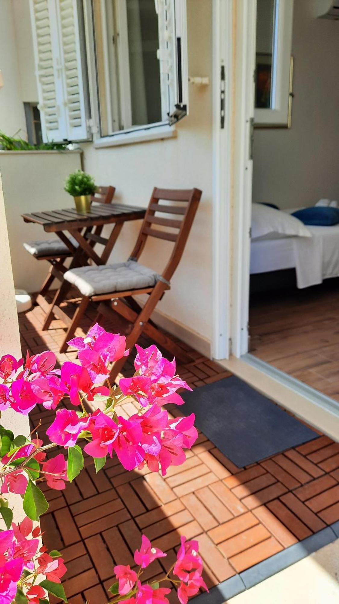Studio Apartman Kiara Бол Екстериор снимка